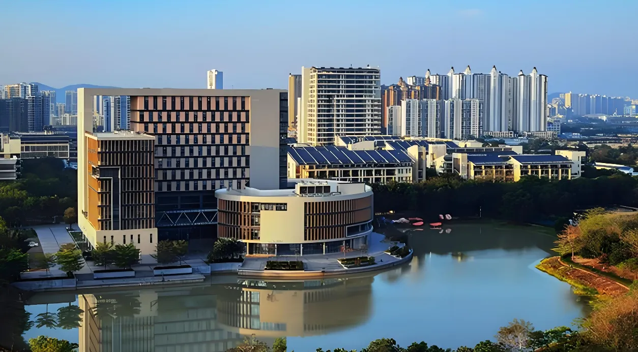 海南热带海洋学院 封面
