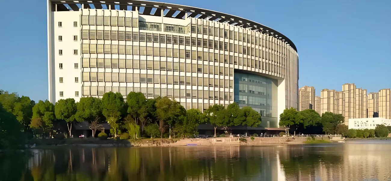 江苏理工学院 封面