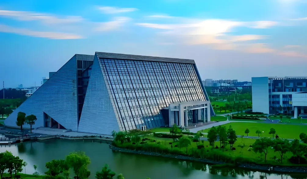 官方发布:扬州大学商学院2026年硕士研究生复试方案及录取规则(含调剂安排)