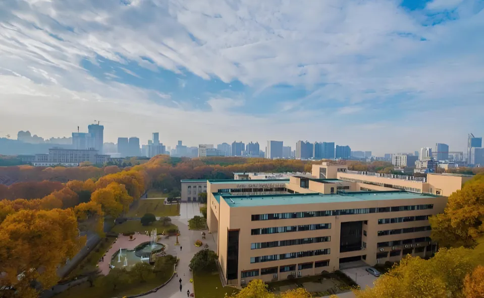 华中科技大学MPAcc近三年复试线V型反弹及趋势分析